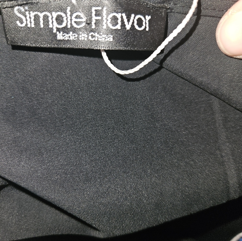 Simple Flavor Womans Black Vneck Top Size Xl NWT - Picture 8 of 13